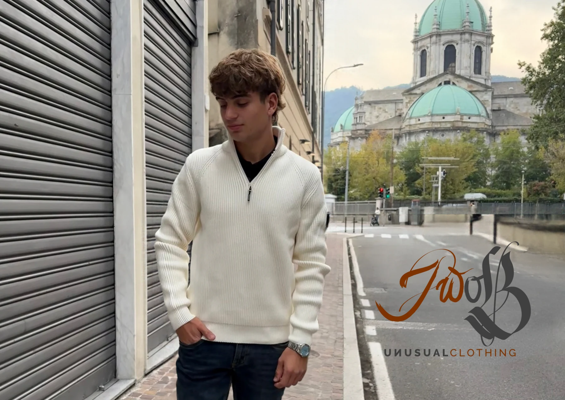 Shooting fotografico per negozio di abbigliamento a Como con Duomo sullo sfondo - TWO B Unusual Clothing